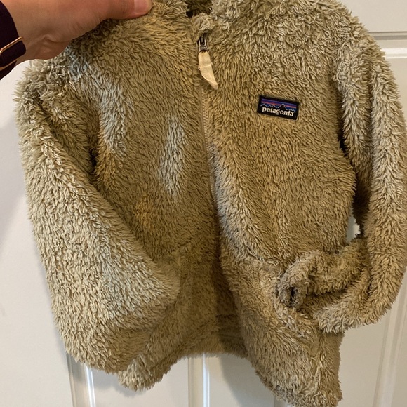 Patagonia baby Furry Friends hoodie - Picture 7 of 10